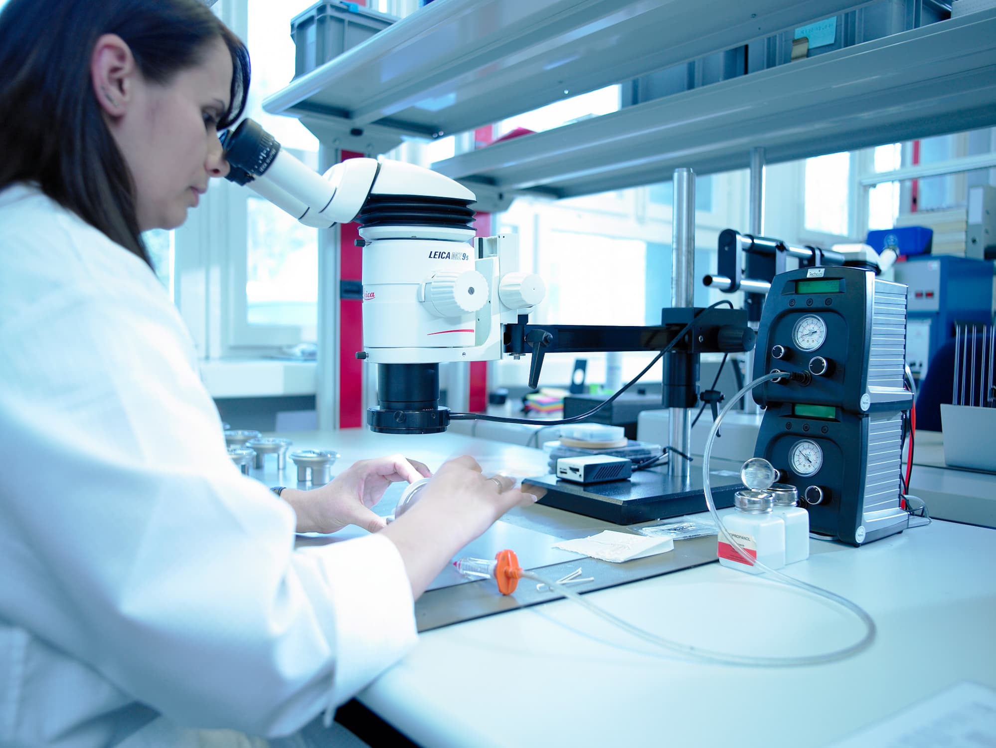 Robot-Assisted Serial Assembly | Assembly of Components | Production ...