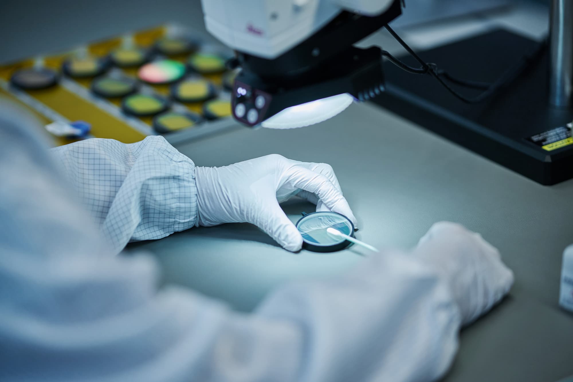 Optoelektronische und optomechanische Baugruppen Montage von