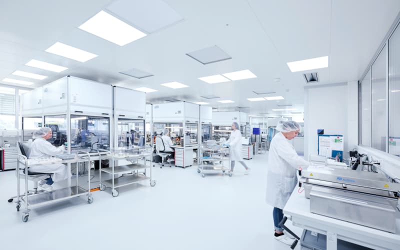 Assembly of Components | Production | Baugruppenmontage und ...