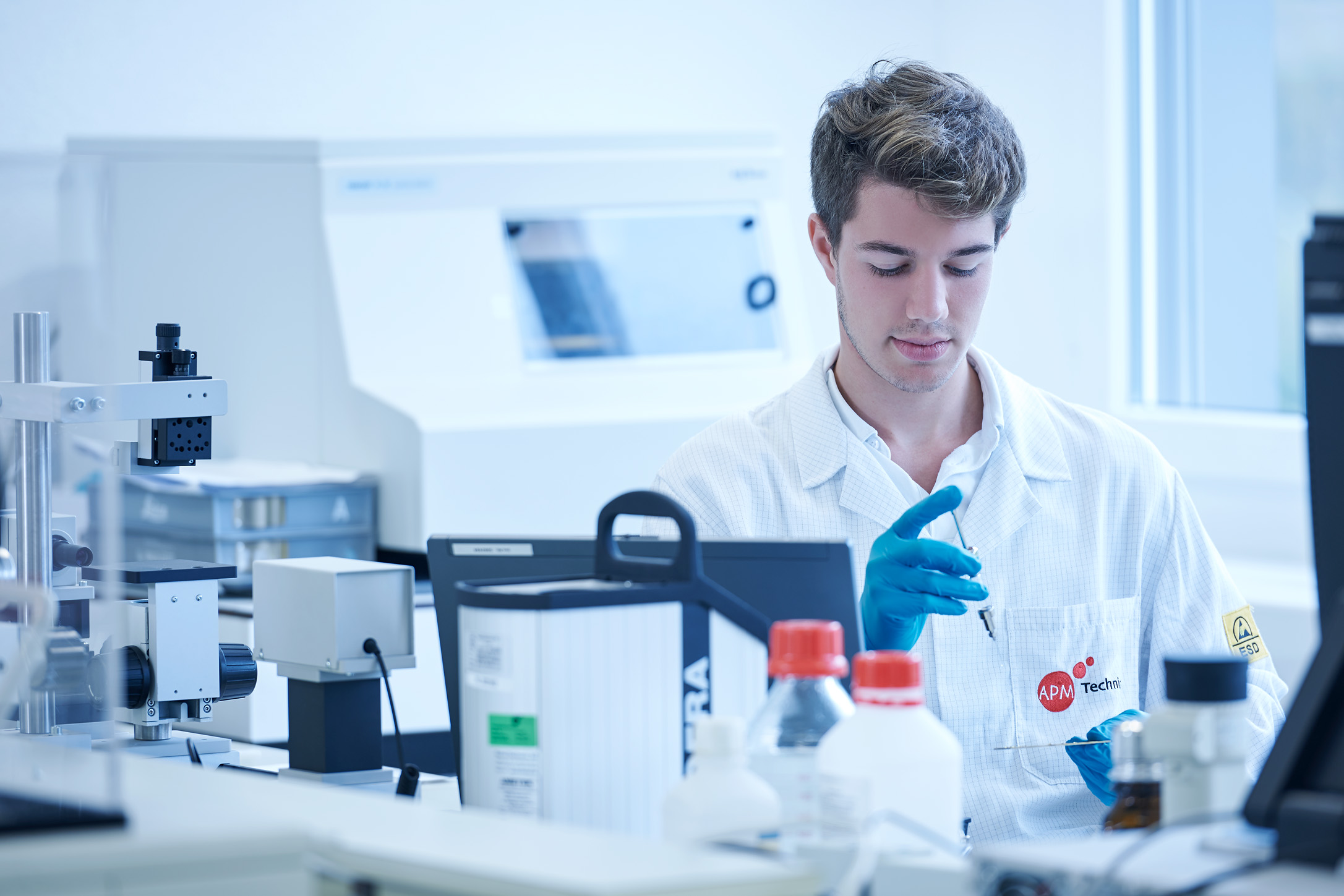 DVS®/EWF Adhesive specialist 